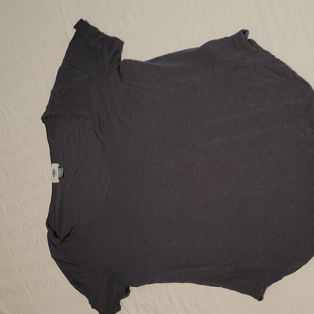 Gray Old Navy Top. Large